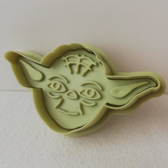 Williams Sonoma Star Wars Cookie Cutters Set of 4 - Picture 5 of 9